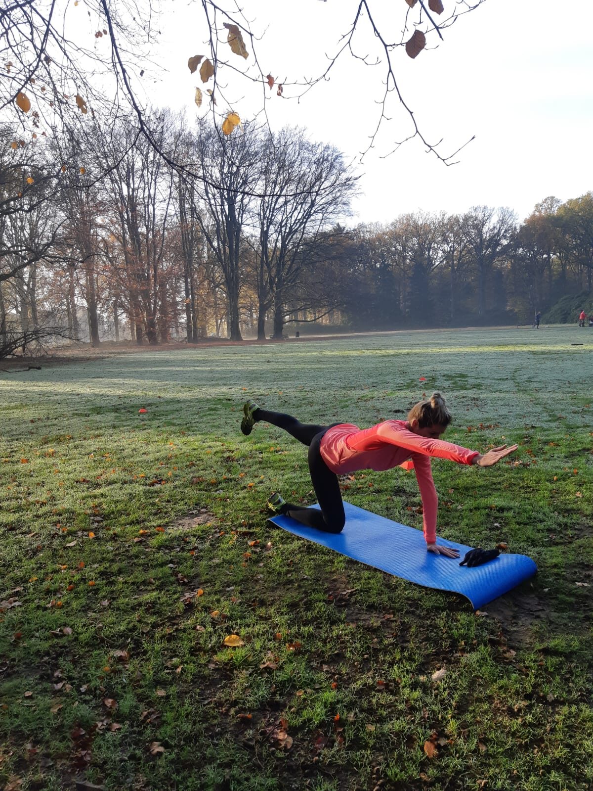 Vrouw werkt aan balans en hormonale gezondheid